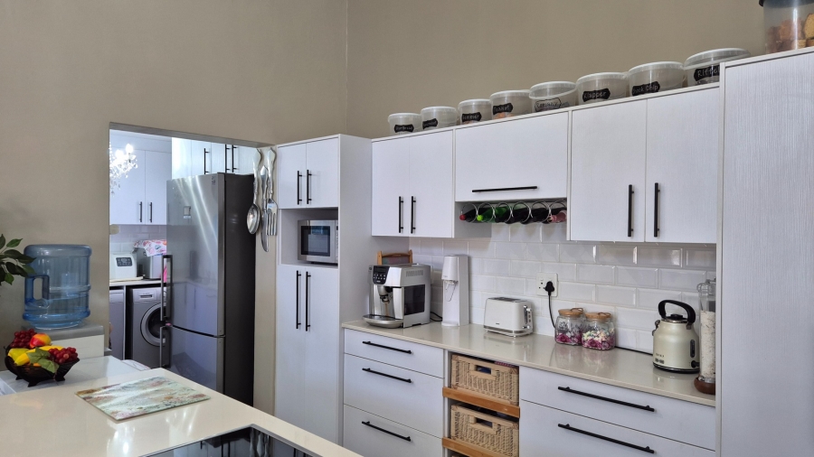 3 Bedroom Property for Sale in Jacobsbaai Western Cape